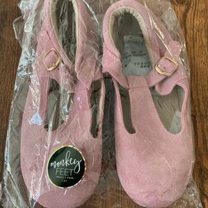 Monkey Feet tstraps size 7y-8y